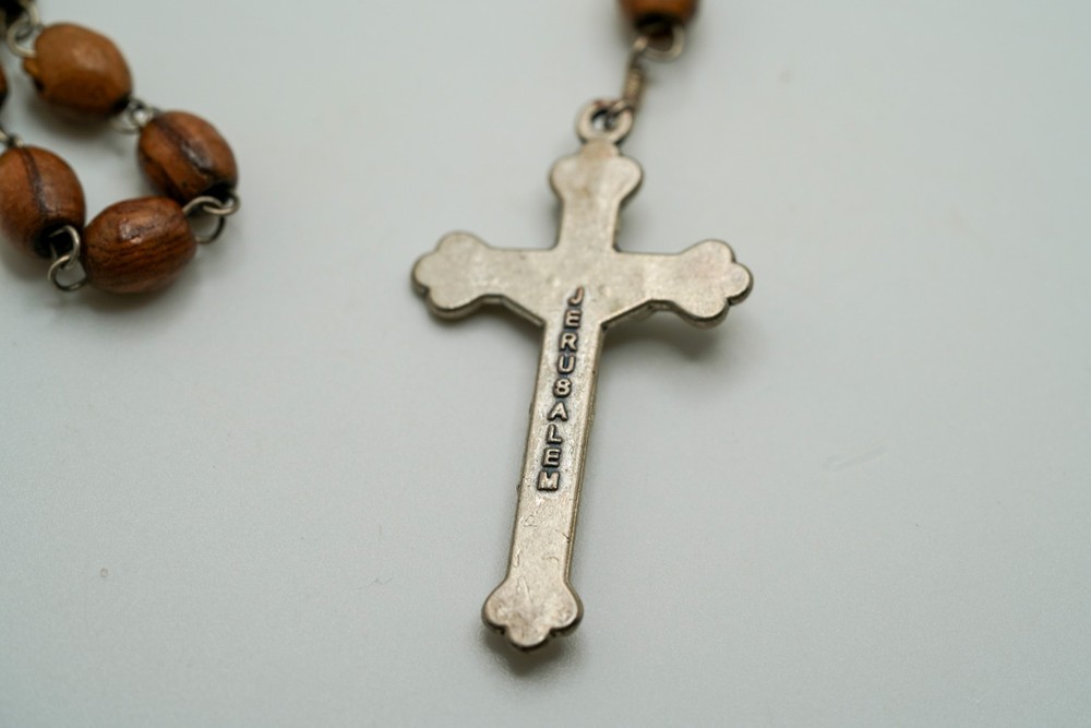 Vintage Olive Wood Bead Jerusalem Rosary 18" Loop JB45