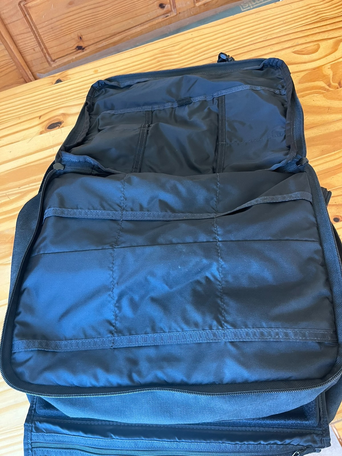 JW Outfitters fly tying travel bag, Green and Black