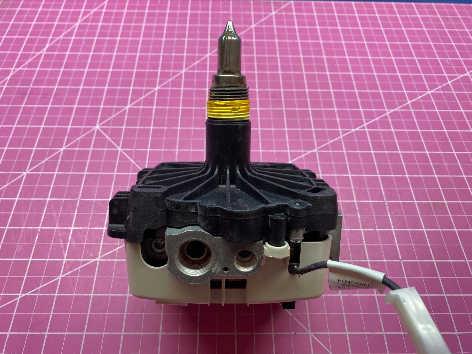 Honeywell Water Heater Gas Valve P# WV8840B1158