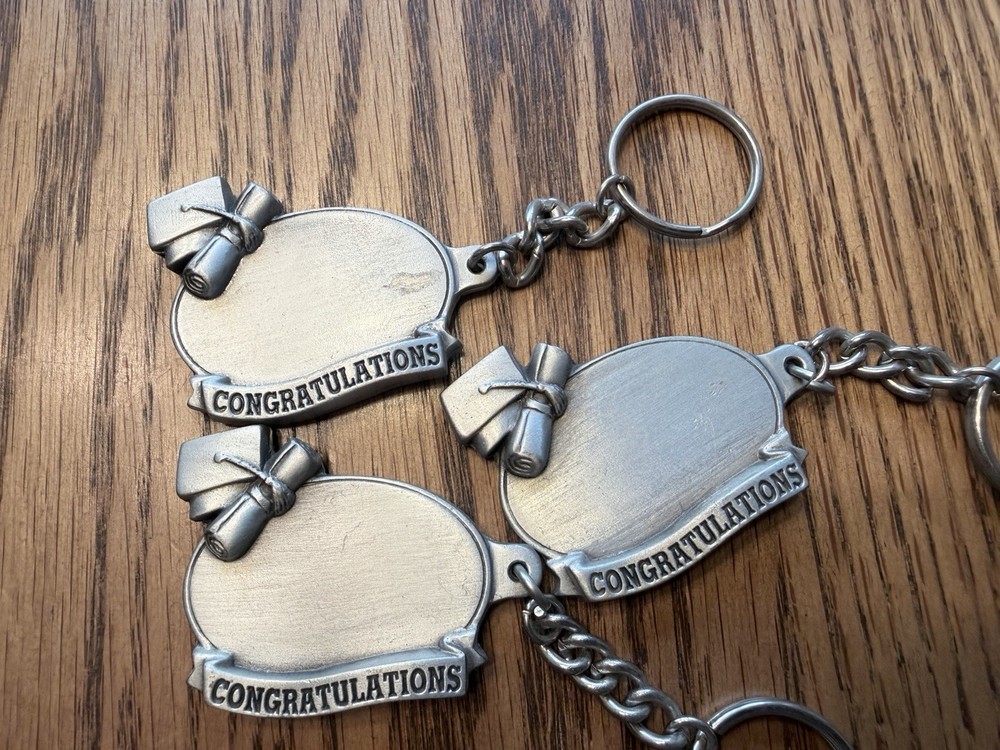 7 Graduation keychains