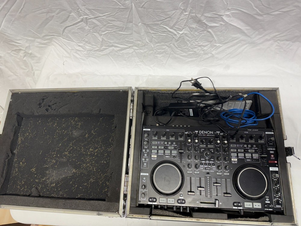 Denon DN-MC6000 Double Deck Controller with flight case.