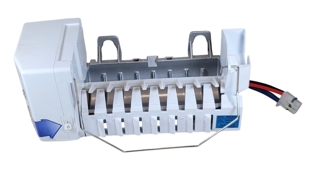 Adjusta Cube Ice Maker With On/Off Switch & Large/Small Cube Size Options