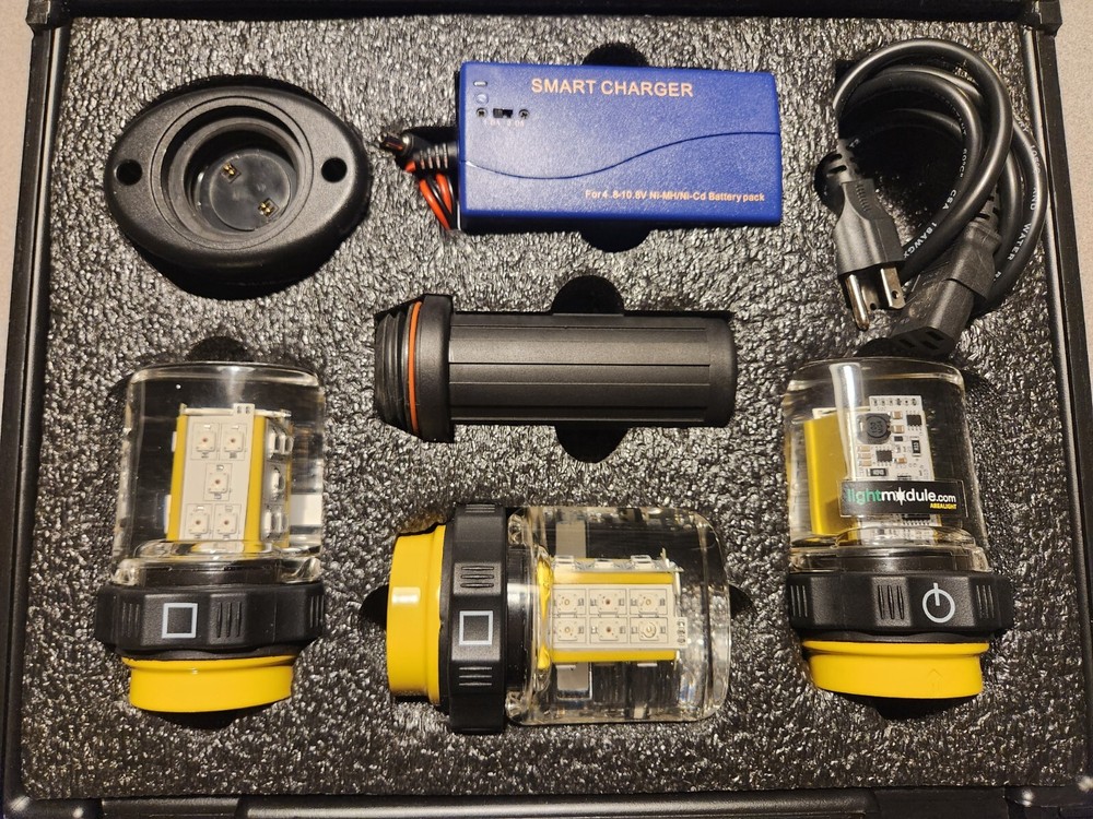 Lightmodule Waterproof LED Emergency Road Flare with Flash Strobe Solid Mode Kit