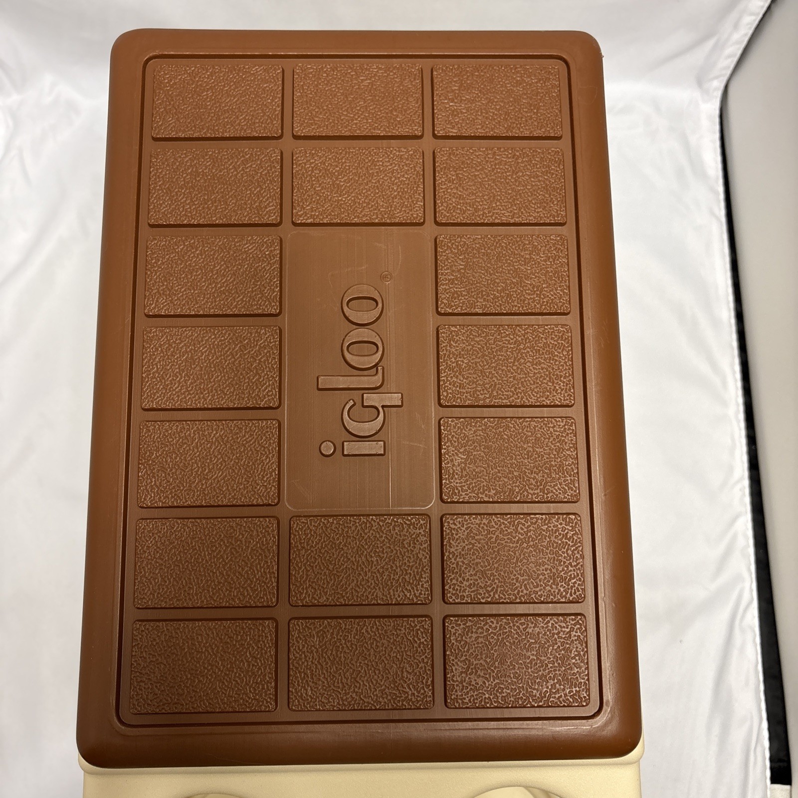 Vintage Little Kool Rest IGLOO Car Console Cooler Brown Tan Ice Chest 1983 NOS