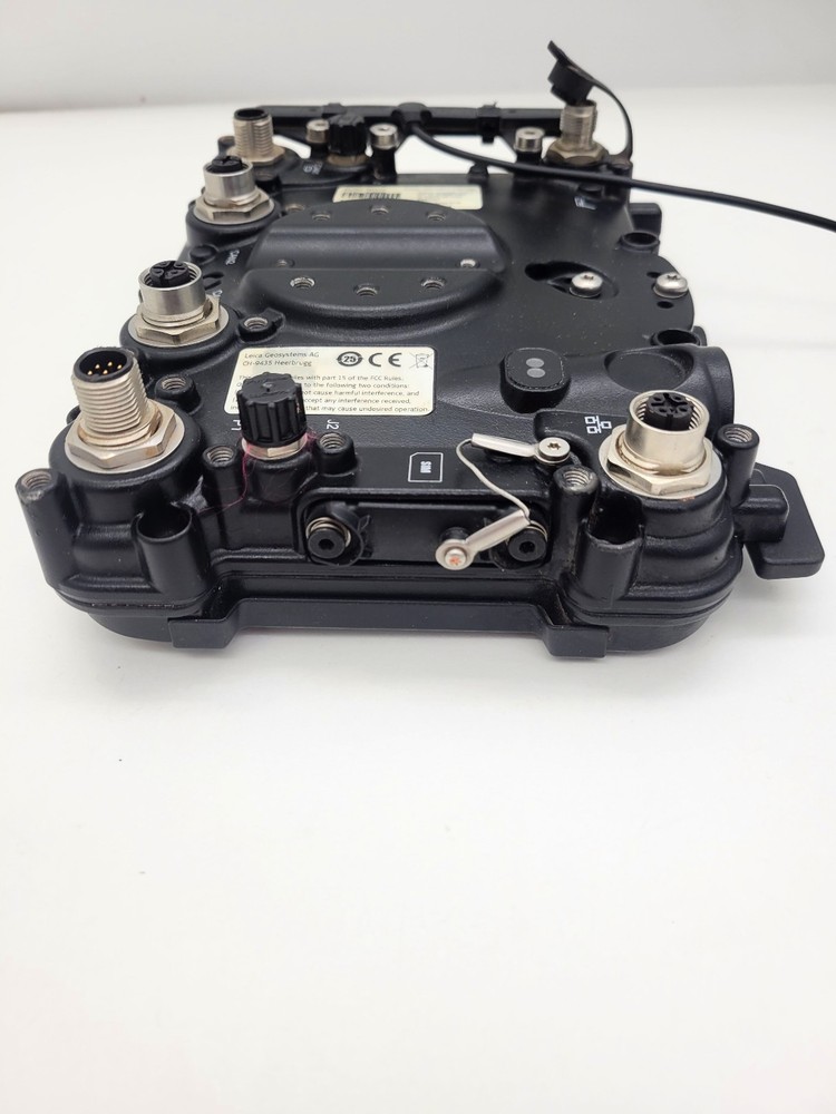 848066 | Leica iCON MDS10 | Quick-Release Docking Station | Machine Control