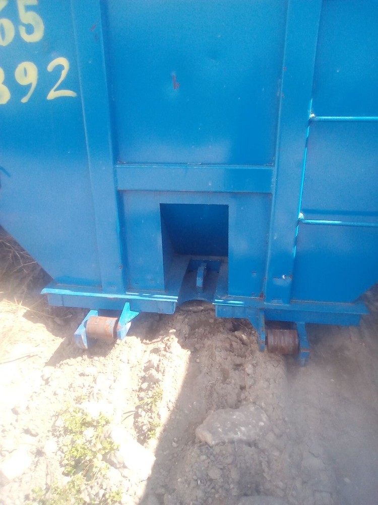Used 20 And 30 Yard Roll Off Container Dumpster