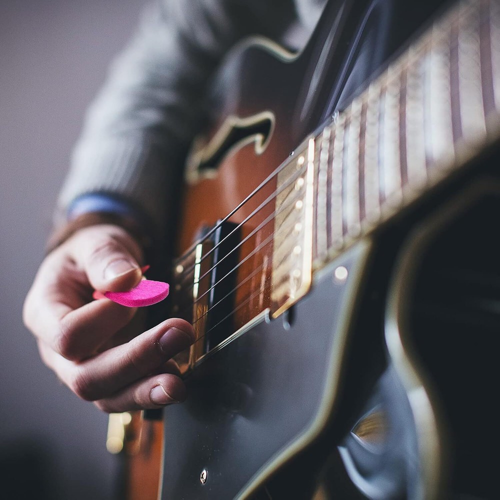 20 Pieces Felt Ukulele Picks Heart Shape Pick with Small, Multicolored