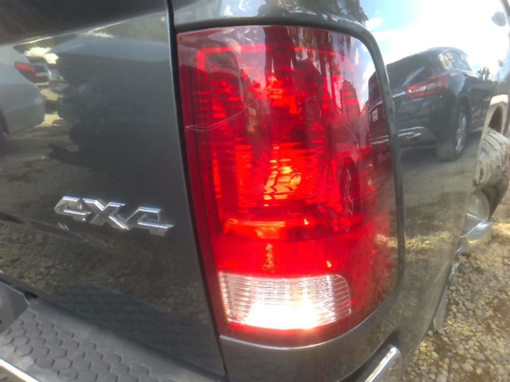 2016 Dodge RAM 1500 Air Shutter