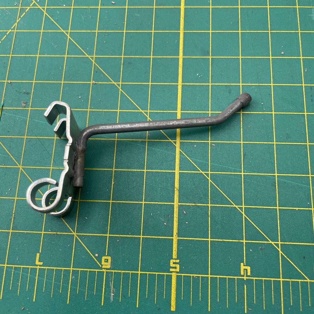 2.5" Gridwall Hooks 20 Silver Hooks For 1" Grid Wall or Mini Grid Cube Displays