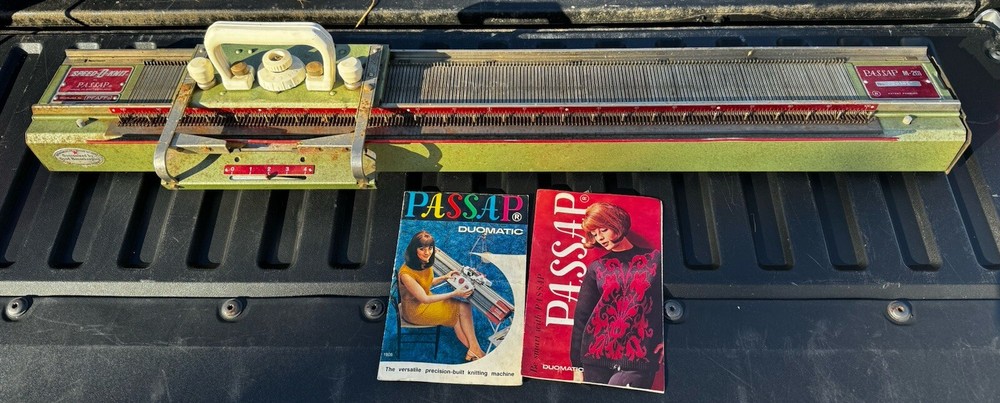 Passap M-201 Speed-O-Knit Flat Bed Knitting Machine ~ Untested w Tools! READ