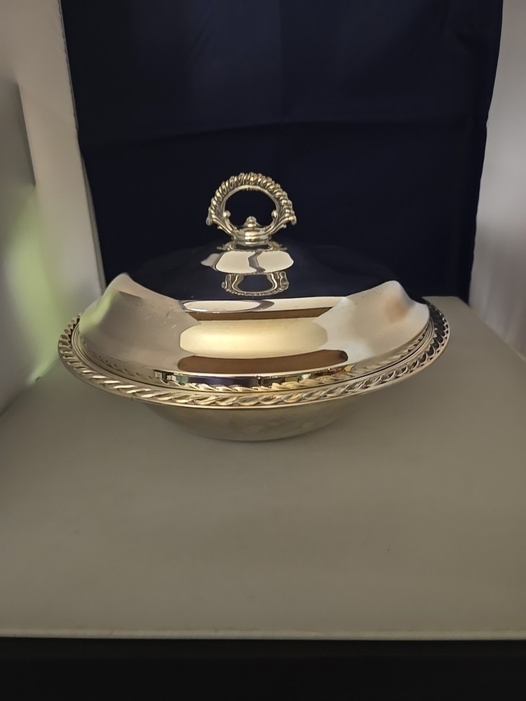 International Silver Co. Silverplated Serving Bowl With Pyrex Glass Bowl