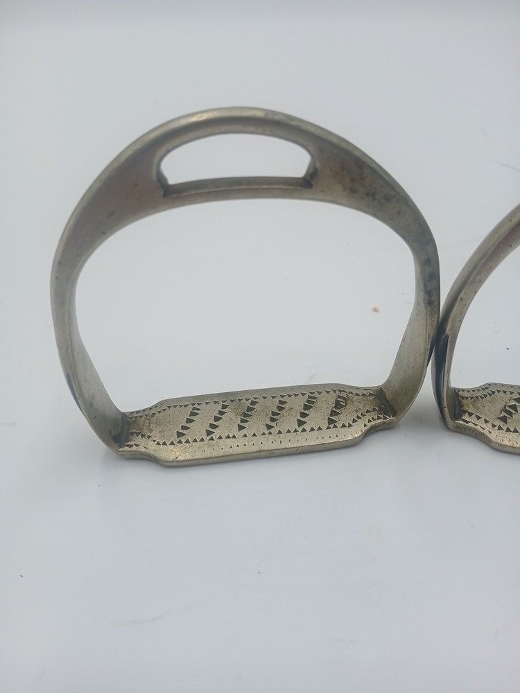 Garantido Stirrups