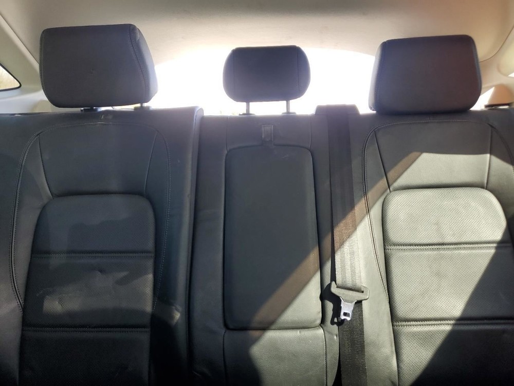E-PACE 2018 Glove Box 4686289
