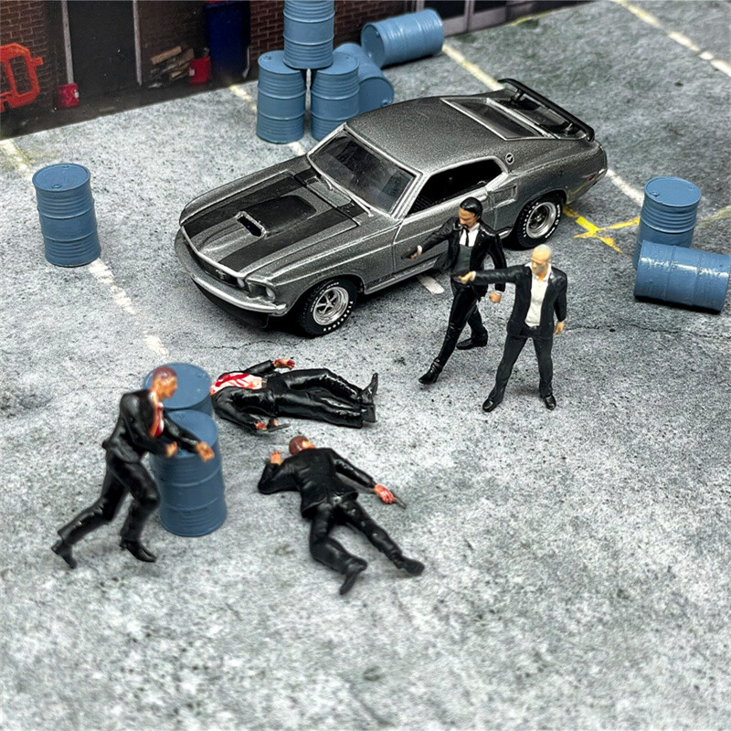 1:64 Scale Model Two killers Fight Together Static Figures Diorama Miniature
