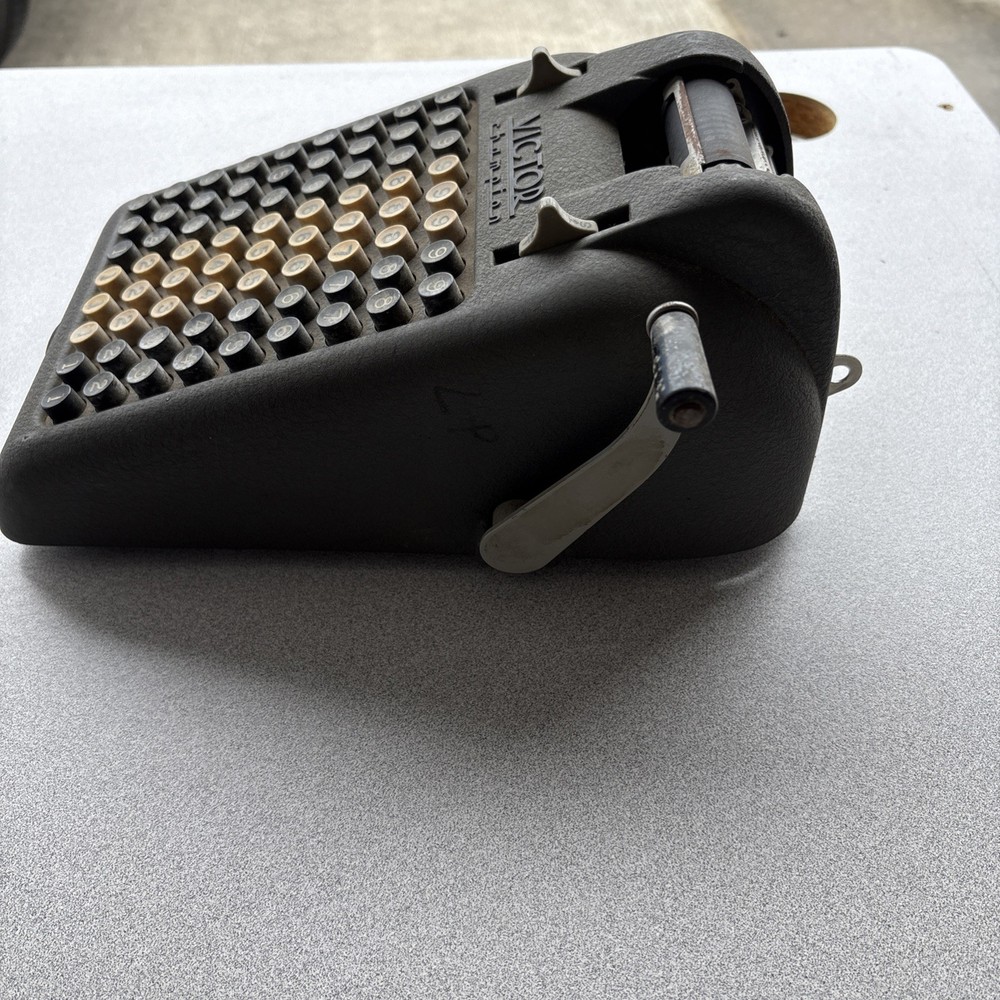 Vtg Victor Champion Mechanical Adding Machine No Case 8 Columns & 72 Key Working