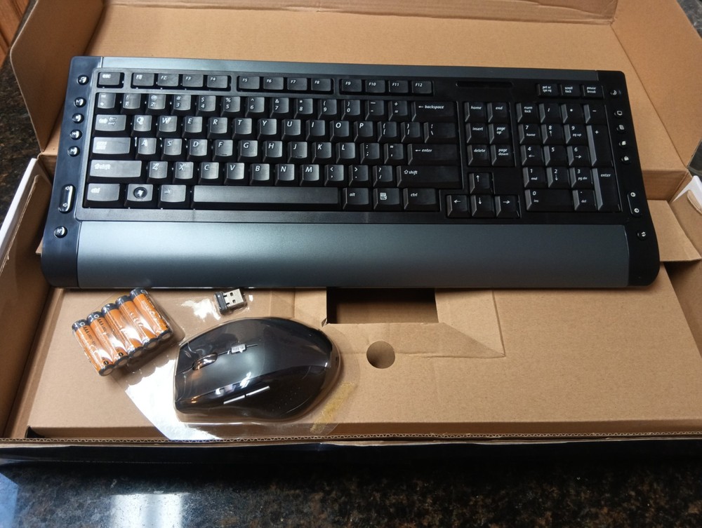 KM555 N Spire Wireless Bluetooth Keyboard Mouse Combo Media Button for Tablet PC