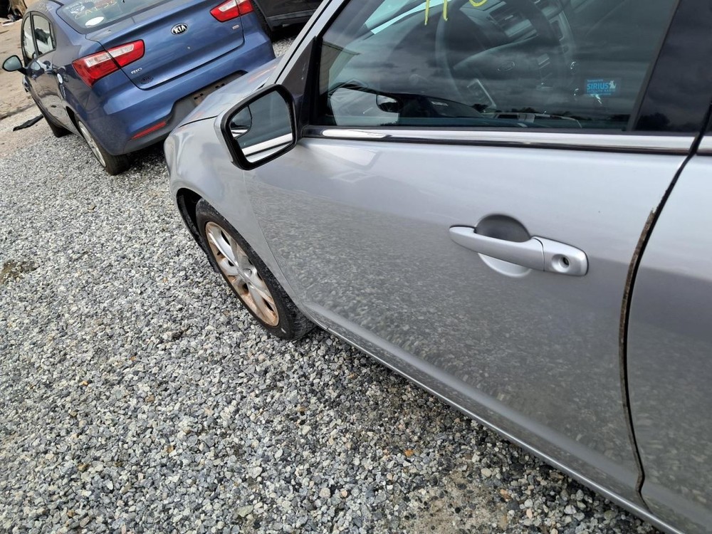 FUSION 2012 Glove Box 4815711