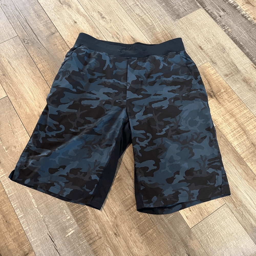 Lululemon T.H.E. Short *Linerless 11" camo size M