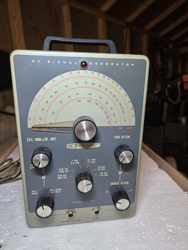 Vintage Heathkit RF Signal Generator Model IG-102