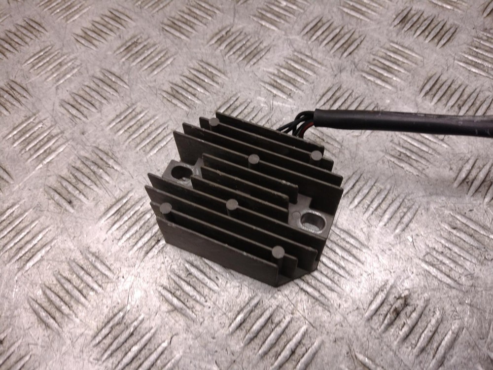 2004 SUZUKI GS 500 K2 Regulator Recitfier