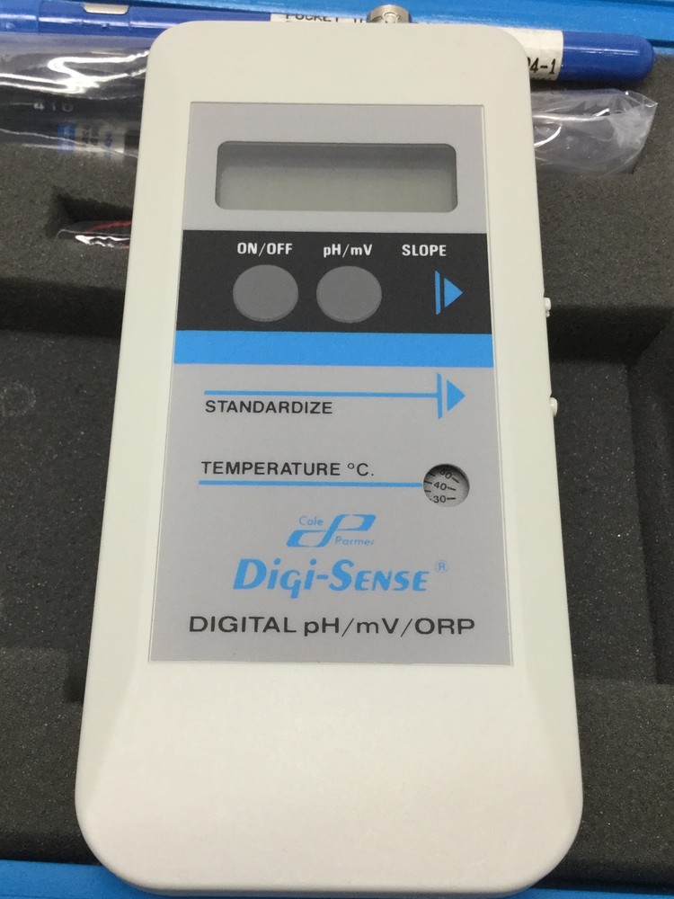 Cole-Parmer 05938-50 Digi-Sense Digital LCD pH/mV/ORP Meter Kit, 0-14pH, 9-Volt