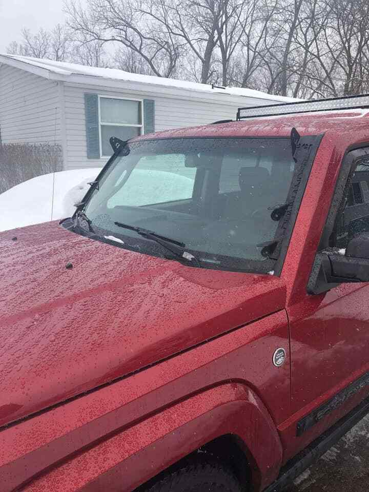Windshield Pillar Mounted Brackets LED Light Bar FITS Jeep Commander XK