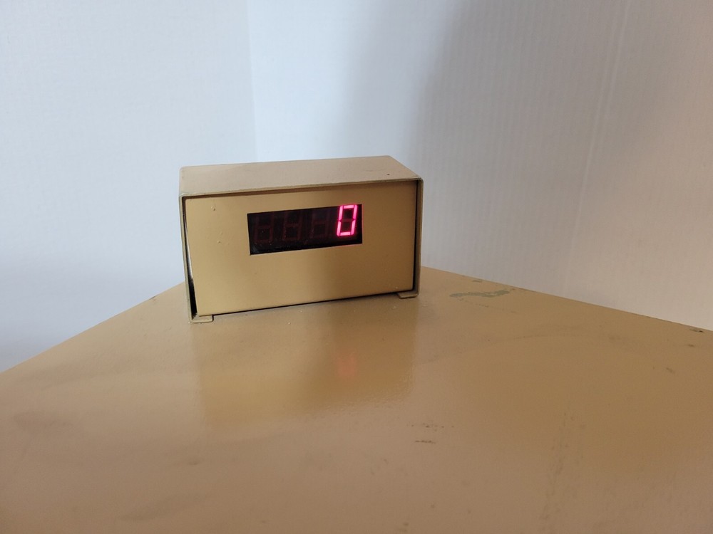 Deltronic Countertop Ticket Eater DL 5000 W/ Riser & 1 Key Working W/Issues READ