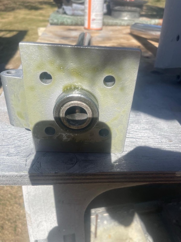 Cherokee 6 Nose Strut Chrome