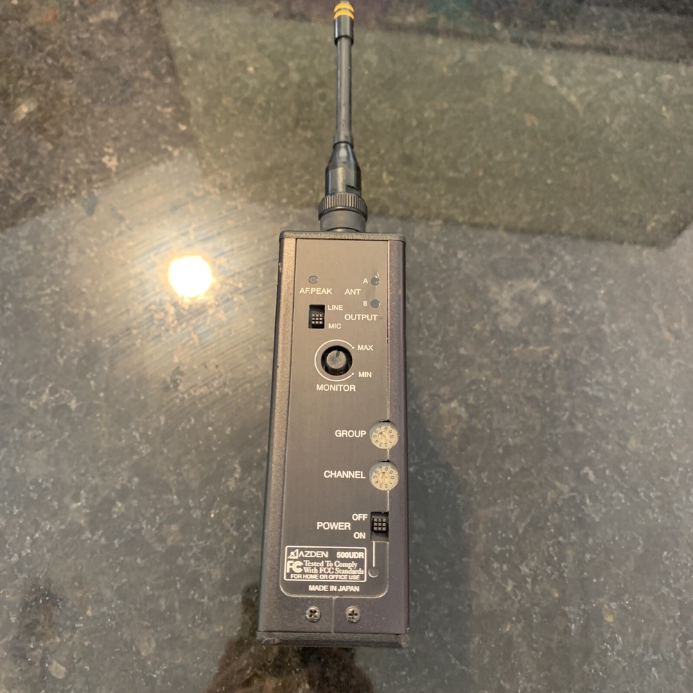 Azden 500UDR UHF True Diversity Receiver: Untested
