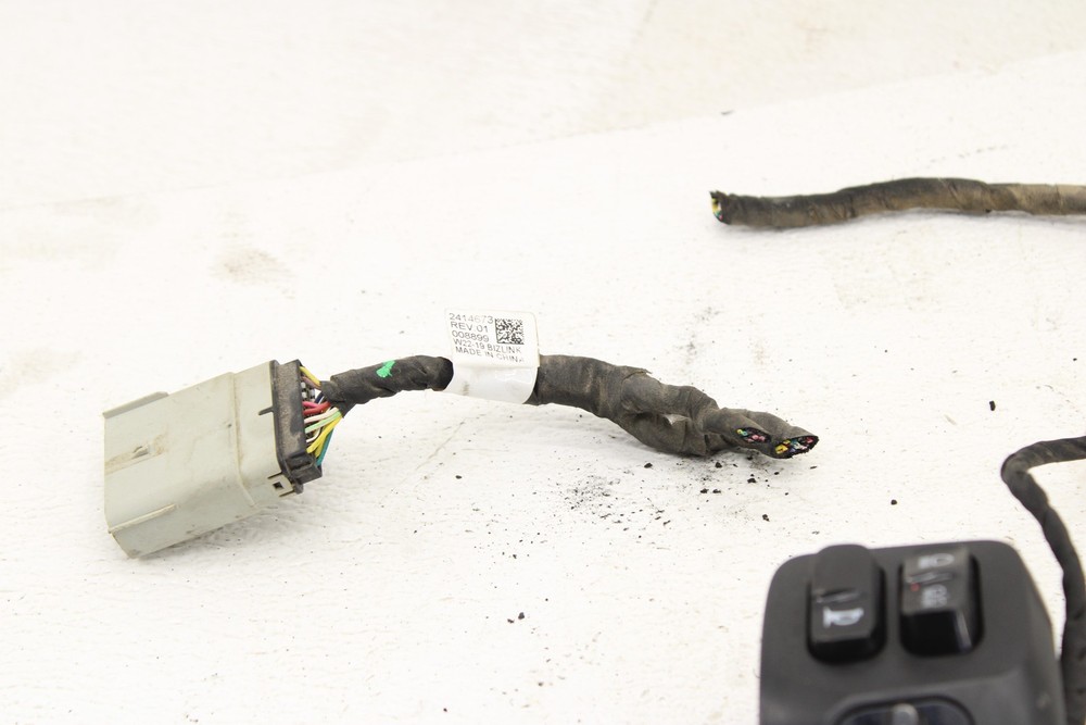 14-23 Indian Chieftain Right/Left Control Switch