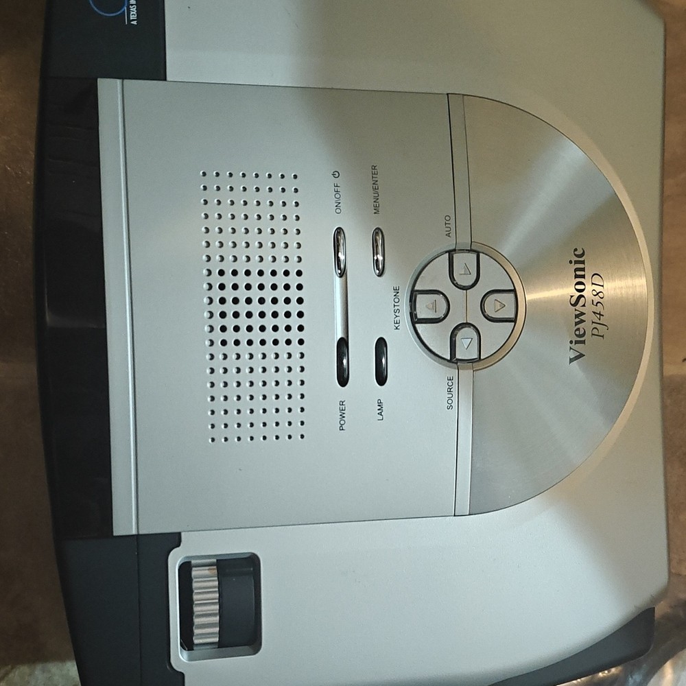 ViewSonic PJ458D DLP Desktop Projector with Remote, Cables, Carrying Case