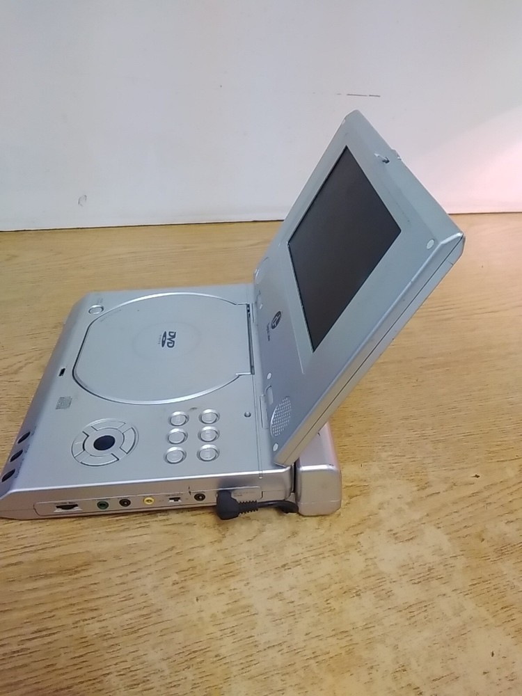Digital Labs Portable DVD/CD Player K715