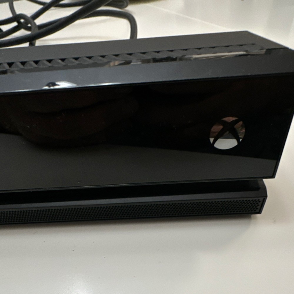 Microsoft Kinect Sensor Model 1520 for Xbox One Black Wired Console