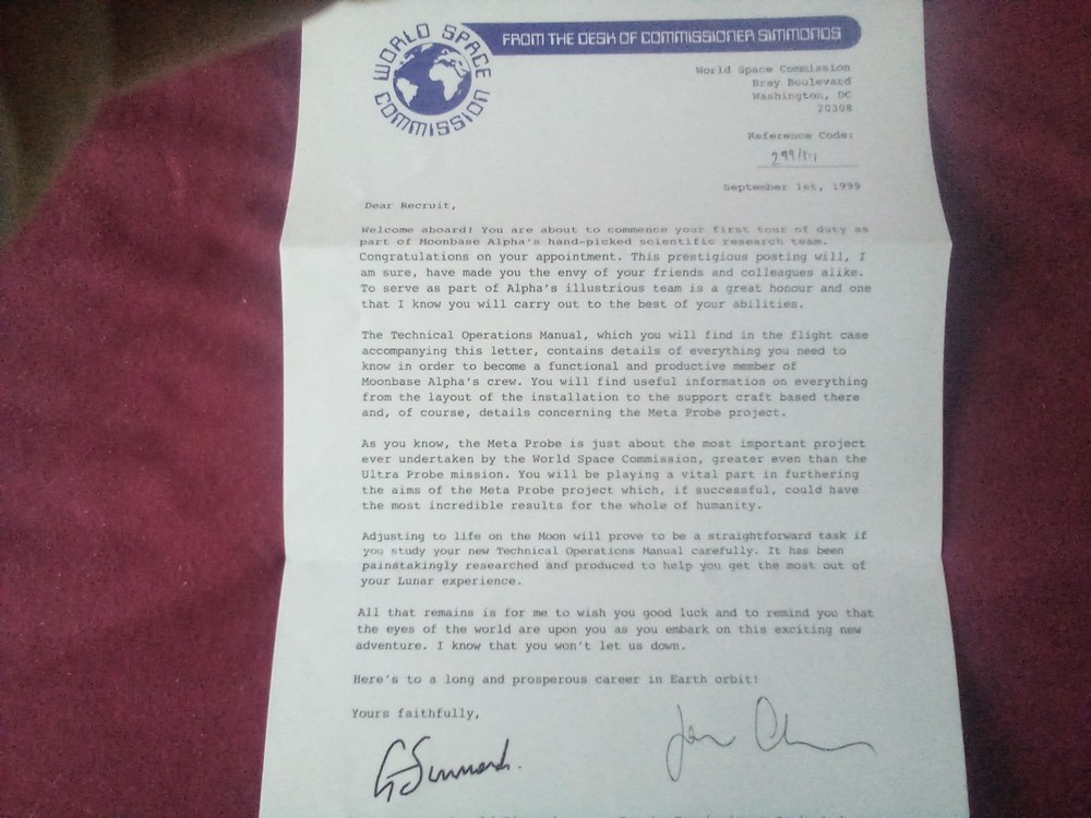 SPACE 1999 MANUAL WITH CARRYING CASE