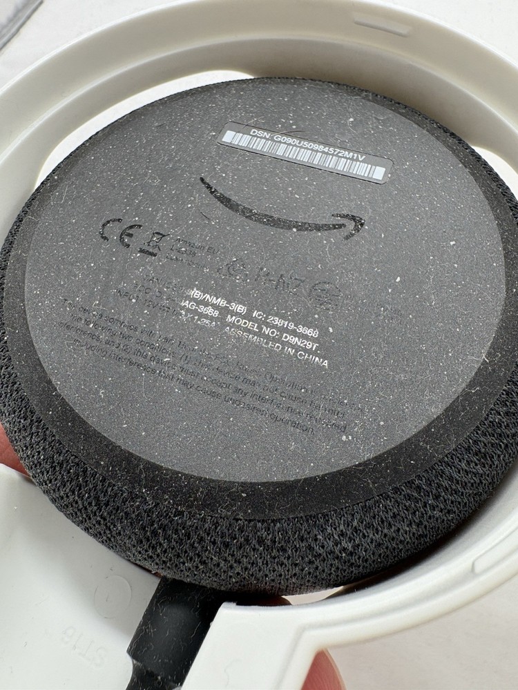 Amazon Echo Dot 3rd Gen Smart Speaker - Heather Gray (D9N29T) With Wall Mount