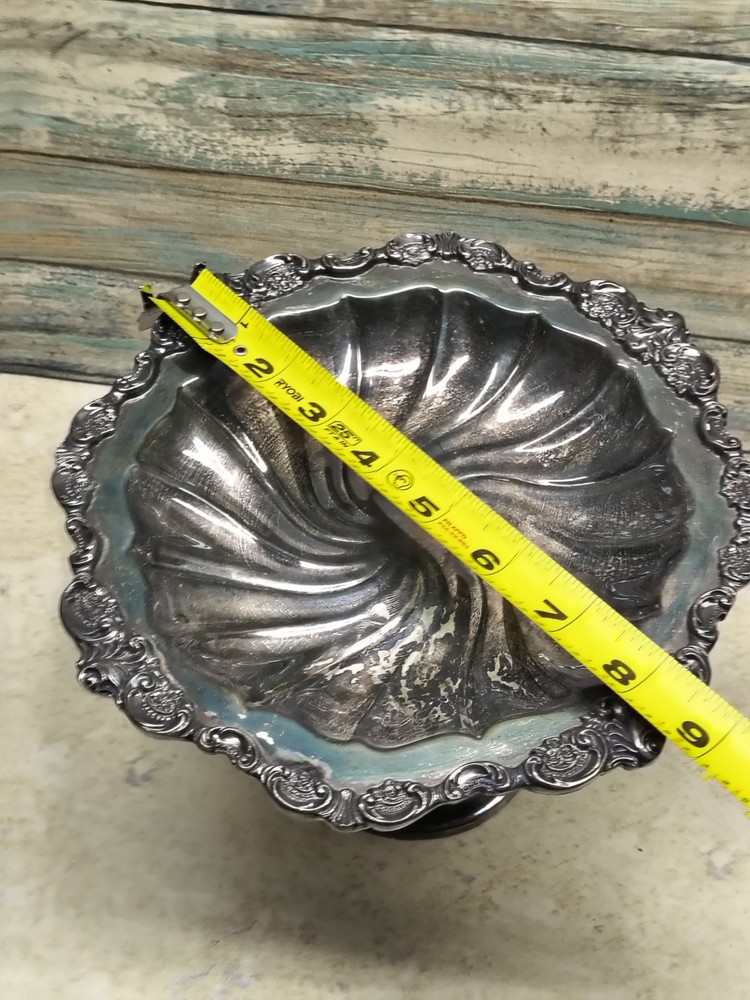 Wallace Baroque footed compote/candy dish silverplate
