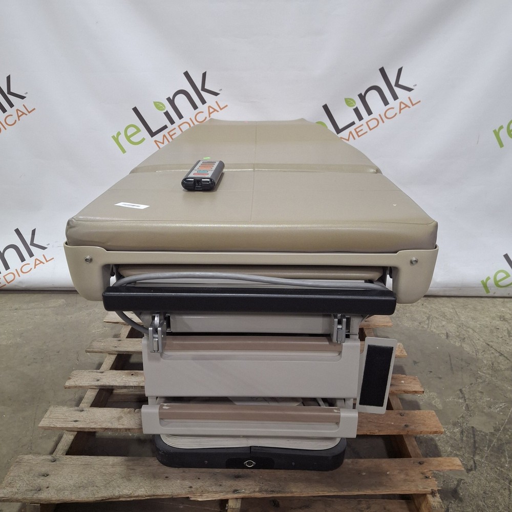 Midmark 405 Hi-Low Power Exam Table
