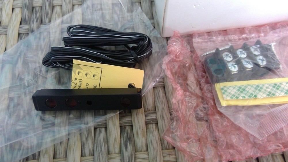 XANTECH 48085B ADJUSTABLE CFL FRIENDLY, DINKY LINK, BLACK