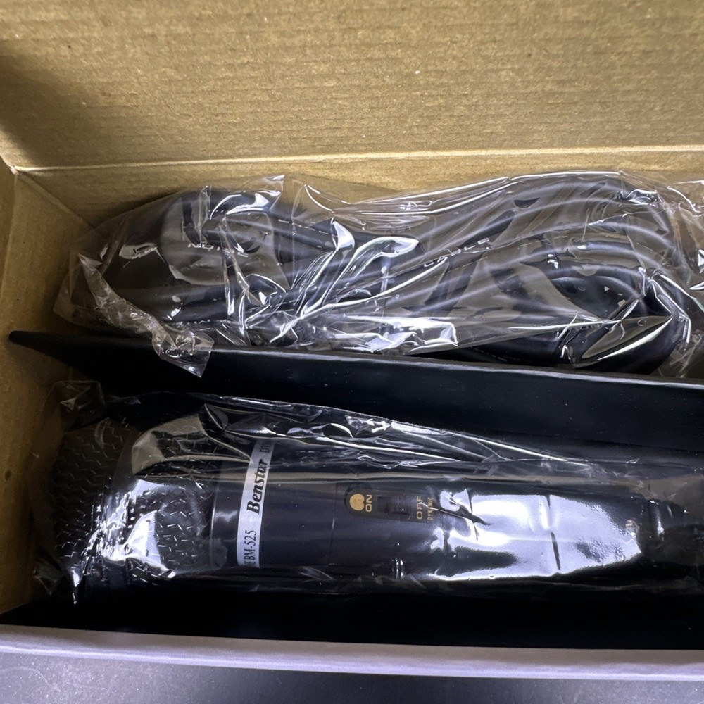 Benstar Professional Dynamic Microphone BM 525