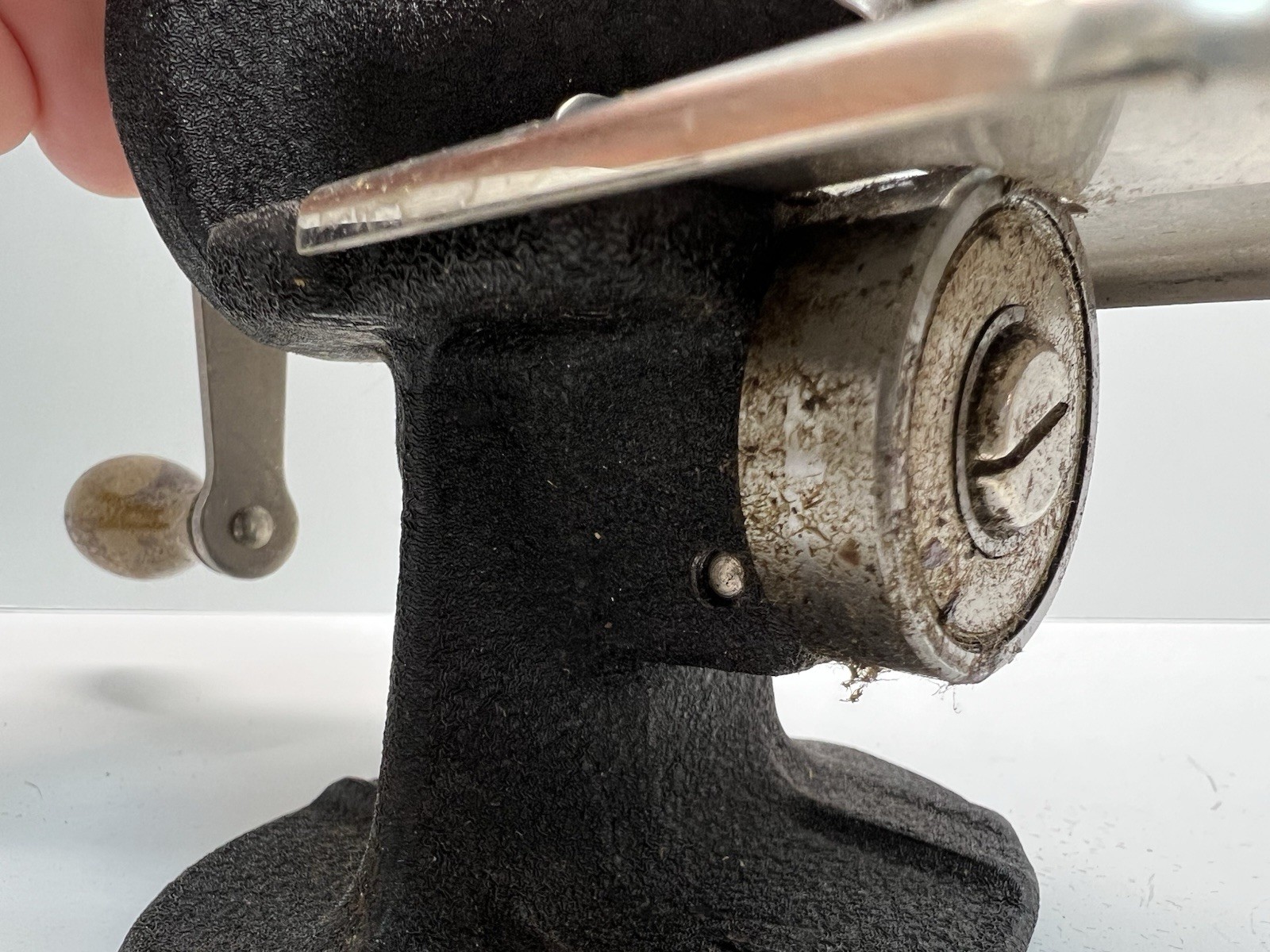 Singer Ball Bearing Hand Operated Pinking Machine 121379 Pinker 1935 + Accessori