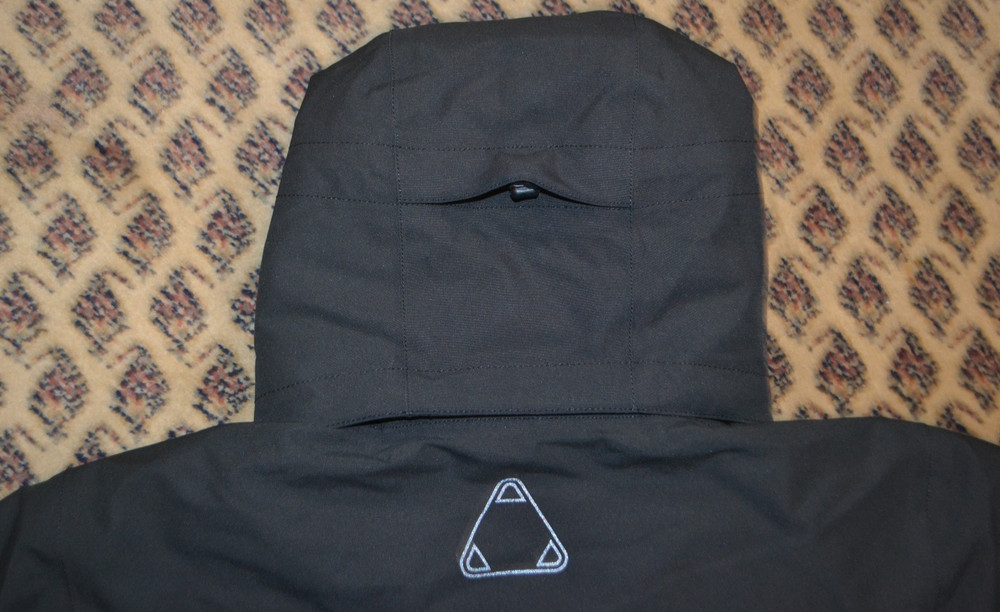 Tobe Scope Snowmobile Jacket Shell Coat ~ Size Medium, Black/Gray ~ Winter Fun!