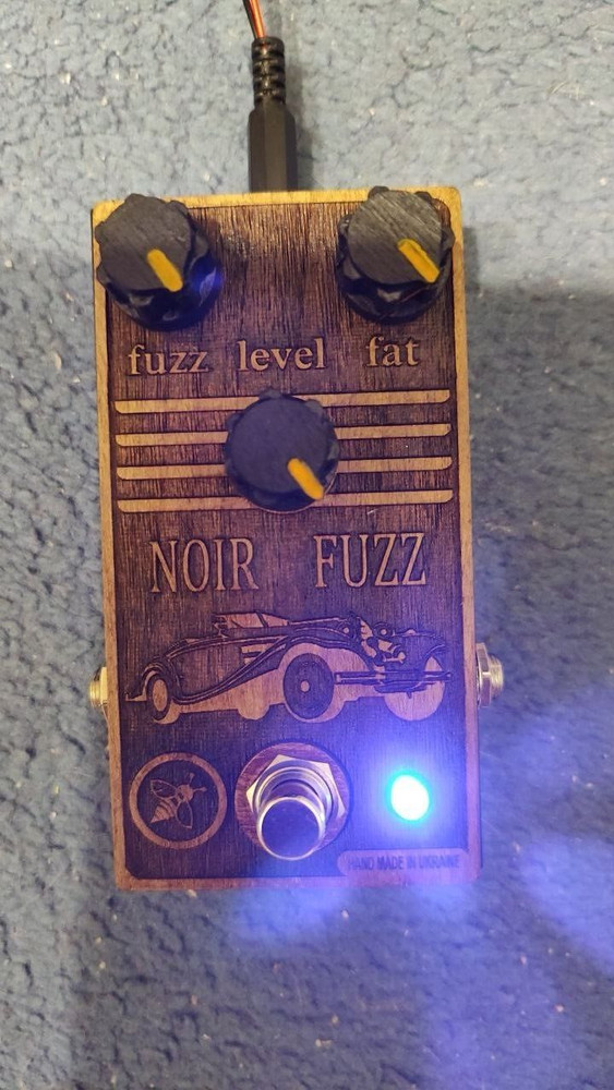 Noir germanium fuzz