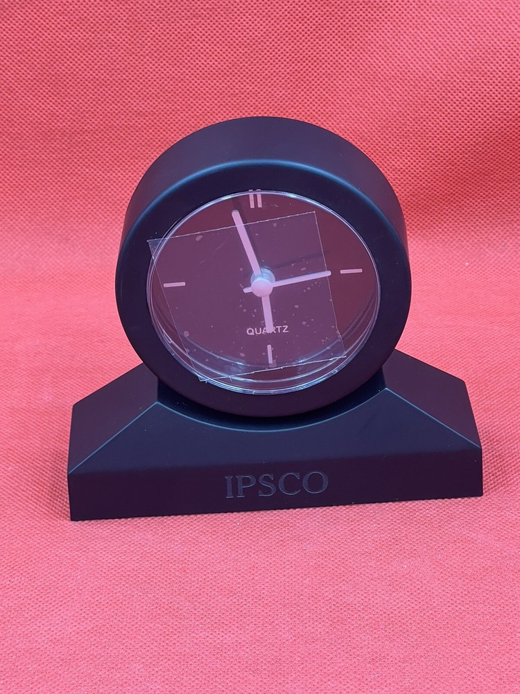 Quartz Desk Clock Battery Operated New