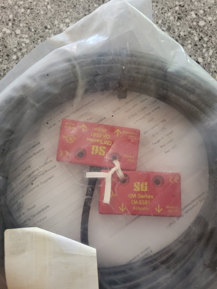 Omron Safety Switch 44536-1521