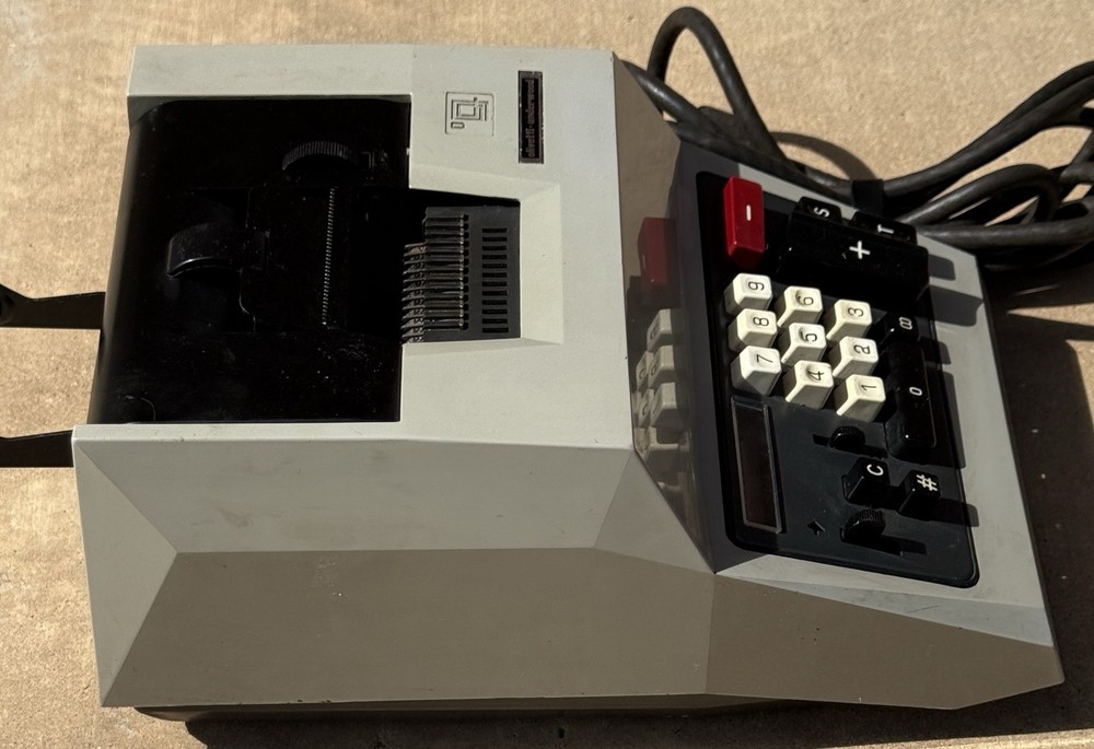 Vintage OLIVETTI IVREA ELECTROSUMMA 2O Adding Machine Electric