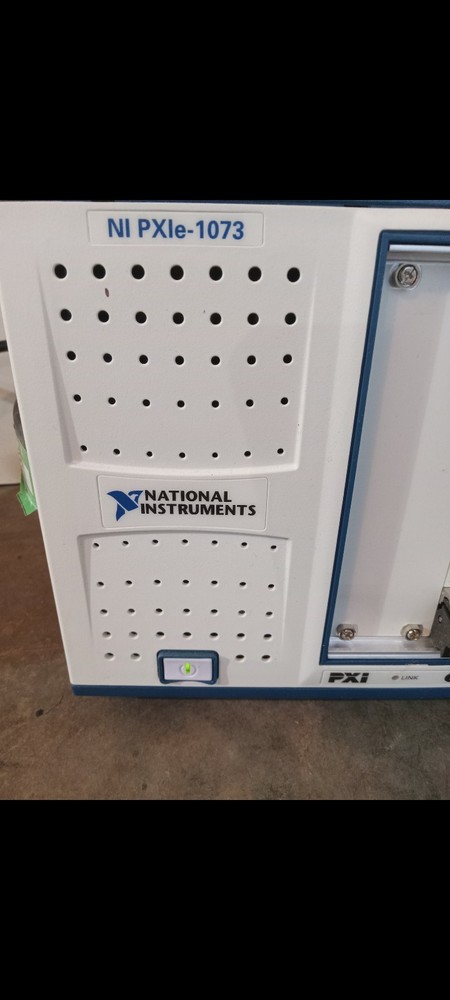 NI PXIe-1073