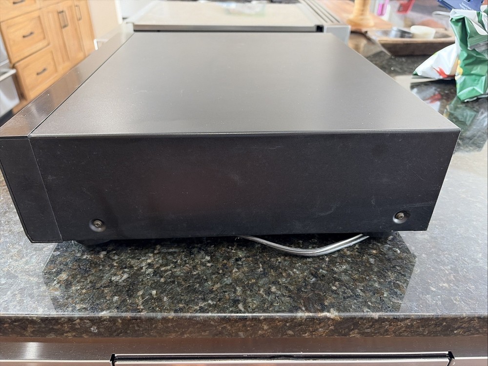 Sony 5 Disk Auto Loading System CD Player. CDP-C625. High Density. Remote