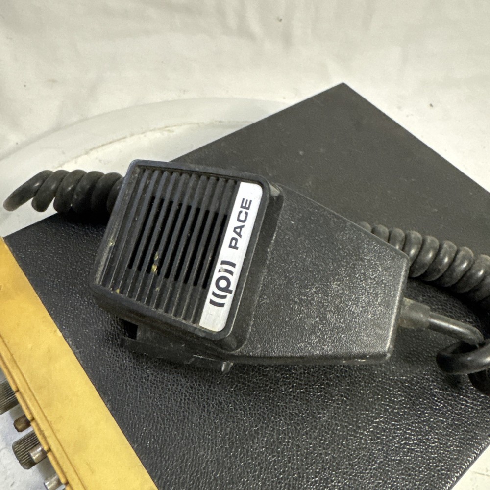 Vintage Pace 8046 CB with Microphone