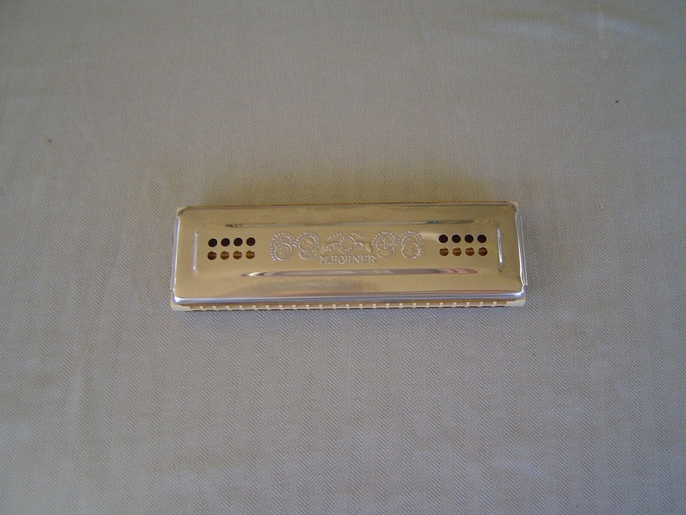 "ECHO" MODEL 56/96 DOUBLE SIDED TREMELO IN "C/G" WITH NICE BOX