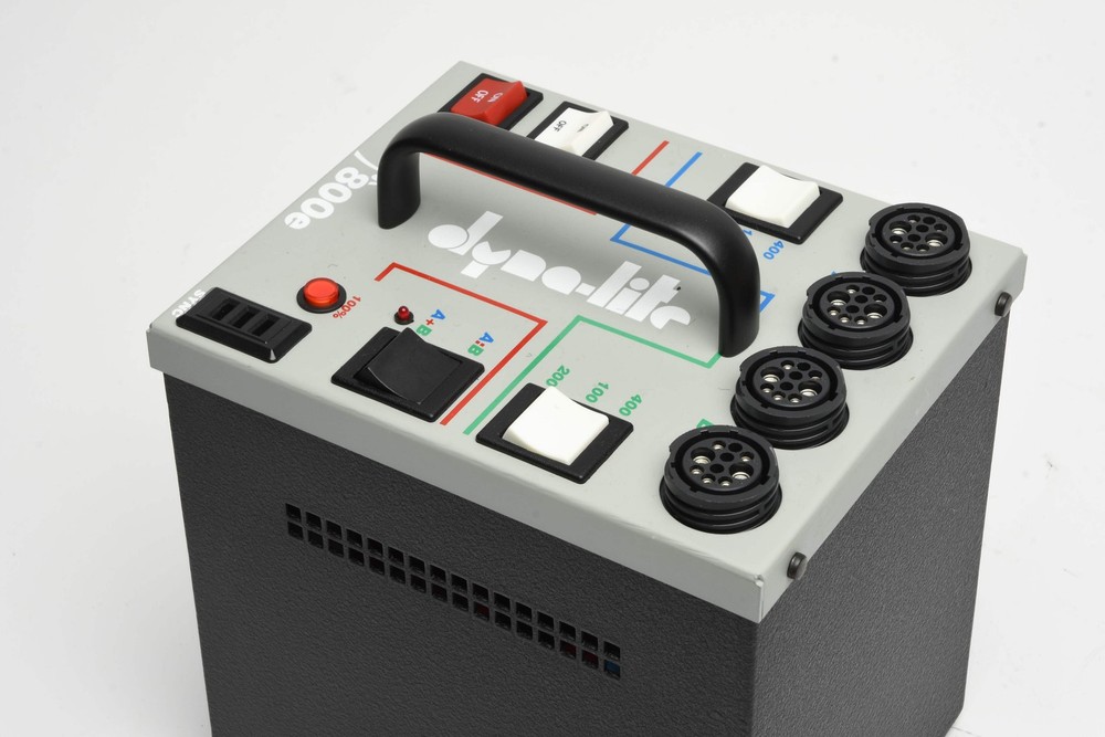 Dyna-Lite M800E Studio Flash Kit 3X Strobes, Lightware Case, Very Nice!